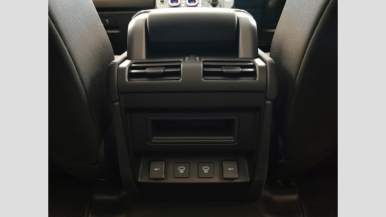 2021 認定中古車 Land Rover Defender 110 サントリーニブラック P300 AWD（AT） スタンダード