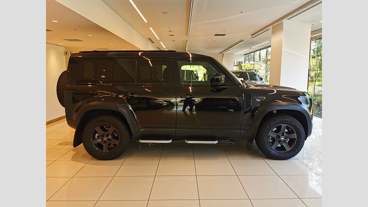 2021 認定中古車 Land Rover Defender 110 サントリーニブラック P300 AWD（AT） スタンダード