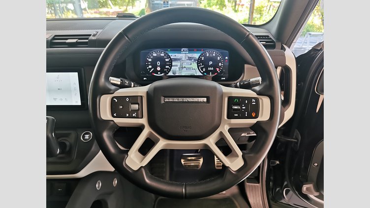 2021 認定中古車 Land Rover Defender 110 サントリーニブラック P300 AWD（AT） スタンダード
