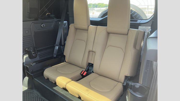 2025 認定中古車 Land Rover Defender 110 フジホワイト D350 ディーゼルマイルドハイブリッド X-Dynamic HSE