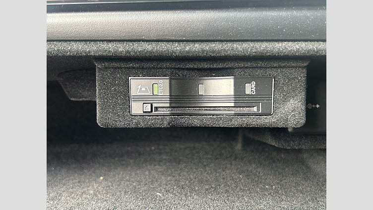 2023 認定中古車 Land Rover Range Rover Sport カルパチアングレイ D300マイルドハイブリッド スタンダードホイールベース Dynamic SE