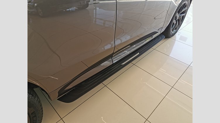 2024 認定中古車 Land Rover Range Rover Sport シャラントグレイ P550eプラグインハイブリッド（ガソリン） スタンダードホイールベース Autobiography