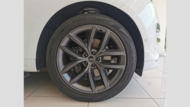 2023 認定中古車 Land Rover Range Rover Sport フジホワイト 3.0リッター6気筒300PSターボチャージドディーゼルMHEV（オートマチック） AUTOBIOGRAPHY
