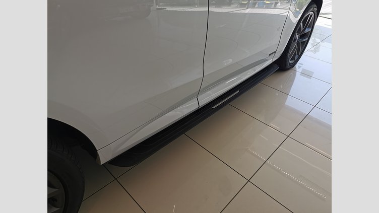 2023 認定中古車 Land Rover Range Rover Sport フジホワイト 3.0リッター6気筒300PSターボチャージドディーゼルMHEV（オートマチック） AUTOBIOGRAPHY