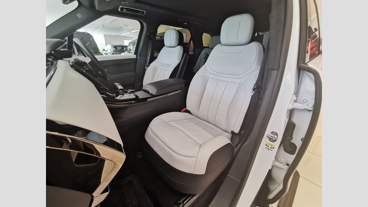 2023 認定中古車 Land Rover Range Rover Sport フジホワイト 3.0リッター6気筒300PSターボチャージドディーゼルMHEV（オートマチック） AUTOBIOGRAPHY