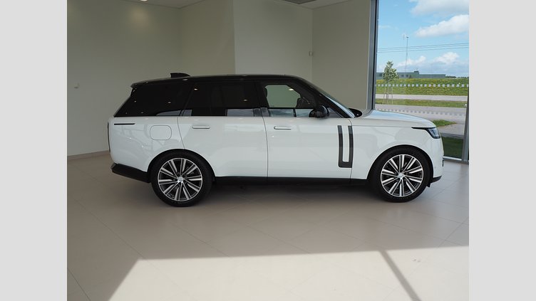 2023 Begagnad Land Rover Range Rover Fuji White P550e AWD AUTO PHEV STANDARD HJULBAS AUTOBIOGRAPHY
