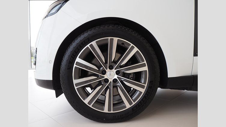 2023 Begagnad Land Rover Range Rover Fuji White P550e AWD AUTO PHEV STANDARD HJULBAS AUTOBIOGRAPHY