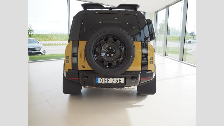 2025 Begagnad Land Rover Defender 110 Deep Sandglow Yellow D350 Diesel Mild Hybrid Trophy Edition in Deep Sandglow Yellow