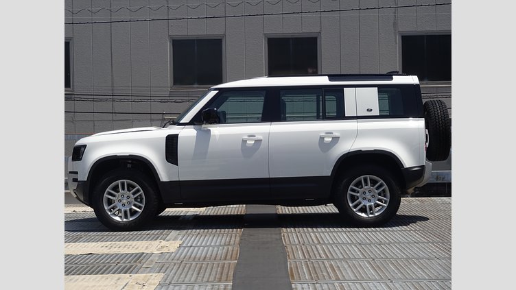 2023 認定中古車 Land Rover Defender 110 Fuji White 2.0 litre i4P Petrol S P300