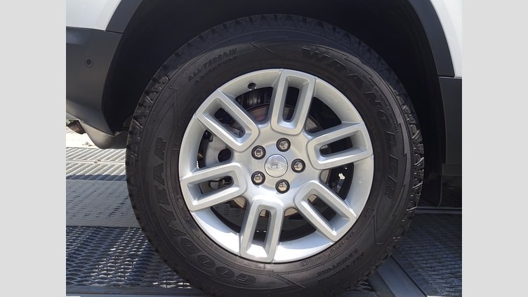 2023 認定中古車 Land Rover Defender 110 Fuji White 2.0 litre i4P Petrol S P300