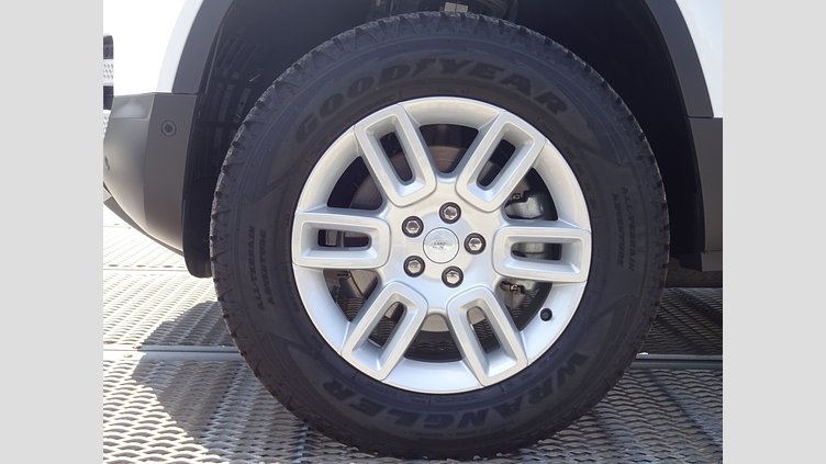 2023 認定中古車 Land Rover Defender 110 Fuji White 2.0 litre i4P Petrol S P300
