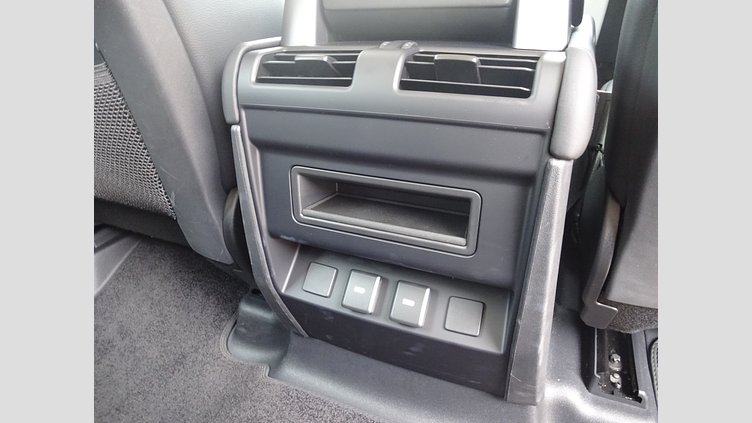 2023 認定中古車 Land Rover Defender 110 Fuji White 2.0 litre i4P Petrol S P300