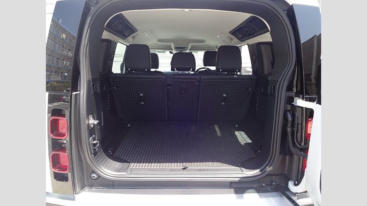 2023 認定中古車 Land Rover Defender 110 Fuji White 2.0 litre i4P Petrol S P300