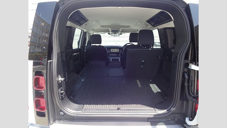 2023 認定中古車 Land Rover Defender 110 Fuji White 2.0 litre i4P Petrol S P300