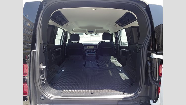 2023 認定中古車 Land Rover Defender 110 Fuji White 2.0 litre i4P Petrol S P300