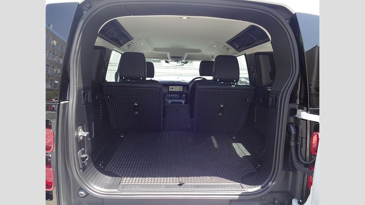 2023 認定中古車 Land Rover Defender 110 Fuji White 2.0 litre i4P Petrol S P300