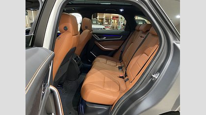 F-Pace 4