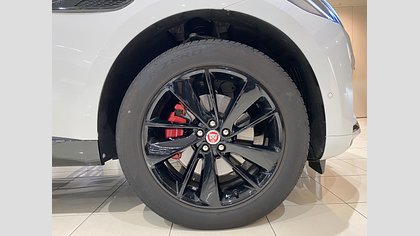 F-Pace 8