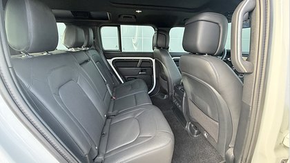 Defender 110 4