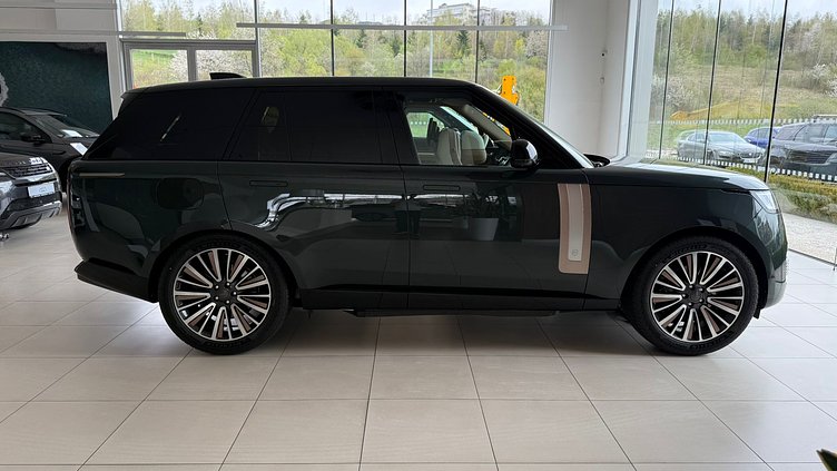 2026 Novo vozilo Land Rover Range Rover Belgravia Green P550e AWD PHEV SV Normaler Radstand SV