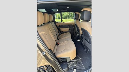 Defender 110 9