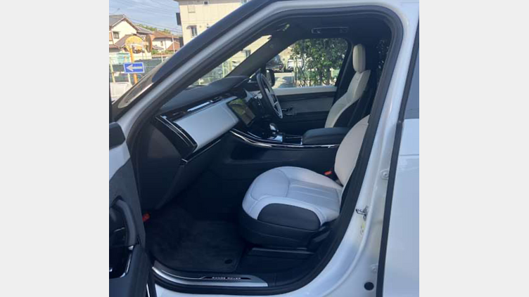 2024 認定中古車 Land Rover Range Rover Sport フジホワイト P550eプラグインハイブリッド（ガソリン） スタンダードホイールベース Dynamic SE