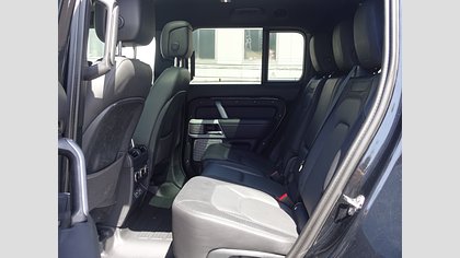 Defender 130 4