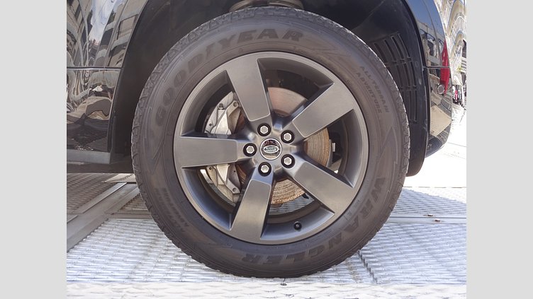 2023 認定中古車 Land Rover Defender 130 サントリーニブラック D300 AWD AUTOMATIC MHEV X-DYNAMIC HSE ローンチエディション
