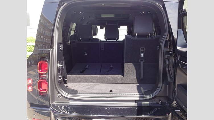 2023 認定中古車 Land Rover Defender 130 サントリーニブラック D300 AWD AUTOMATIC MHEV X-DYNAMIC HSE ローンチエディション