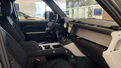Defender 110 6