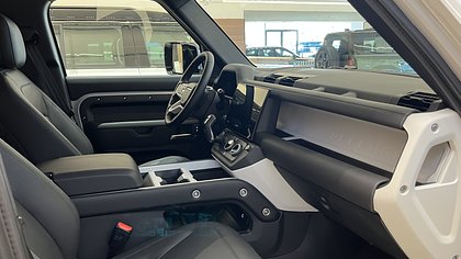 Defender 110 6