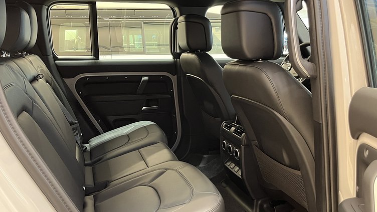 2026 新車 Land Rover Defender 110 (1CN) Borasco Grey 布拉斯卡灰 D350  輕油電混合 X-Dynamic HSE