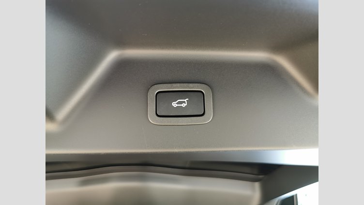 2021 認定中古車 Land Rover Range Rover サントリーニブラック 5.0リッターV8スーパーチャージド 525PS ガソリン スタンダードホイールベース VOGUE