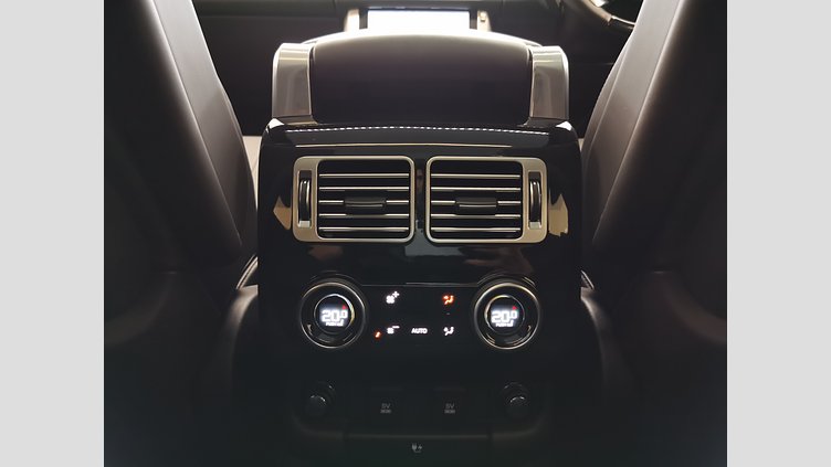 2021 認定中古車 Land Rover Range Rover サントリーニブラック 5.0リッターV8スーパーチャージド 525PS ガソリン スタンダードホイールベース VOGUE