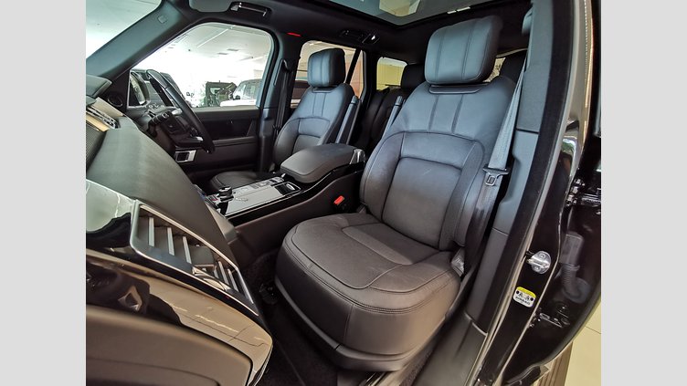2021 認定中古車 Land Rover Range Rover サントリーニブラック 5.0リッターV8スーパーチャージド 525PS ガソリン スタンダードホイールベース VOGUE