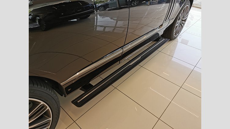 2021 認定中古車 Land Rover Range Rover サントリーニブラック 5.0リッターV8スーパーチャージド 525PS ガソリン スタンダードホイールベース VOGUE