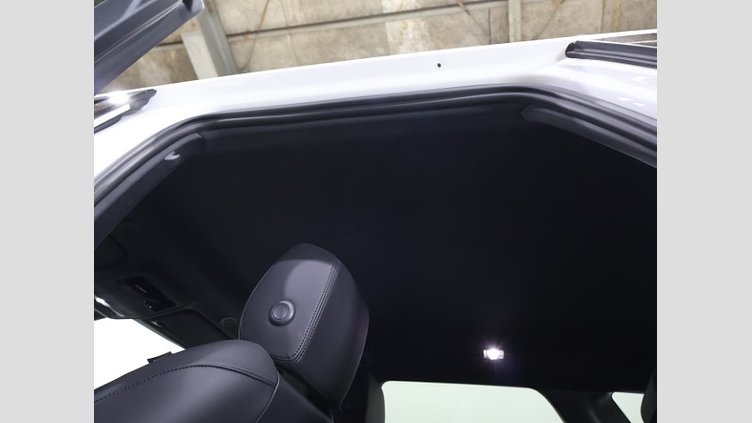 2024 認定中古車 Land Rover Range Rover Evoque オストゥーニパールホワイト P200（ガソリン） スタンダードホイールベース S