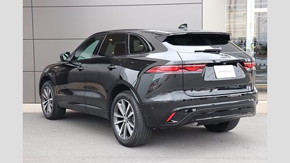 F-Pace 1