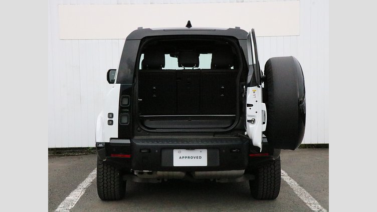 2025 認定中古車 Land Rover Defender 90 フジホワイト D350 ディーゼルマイルドハイブリッド X-Dynamic HSE