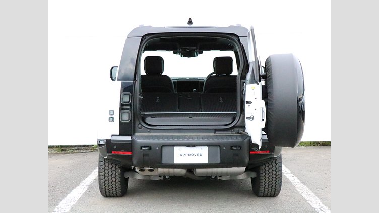 2025 認定中古車 Land Rover Defender 90 フジホワイト D350 ディーゼルマイルドハイブリッド X-Dynamic HSE