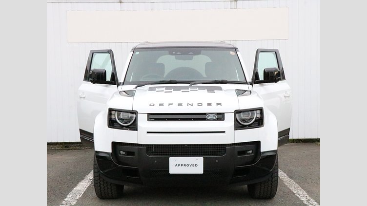 2025 認定中古車 Land Rover Defender 90 フジホワイト D350 ディーゼルマイルドハイブリッド X-Dynamic HSE