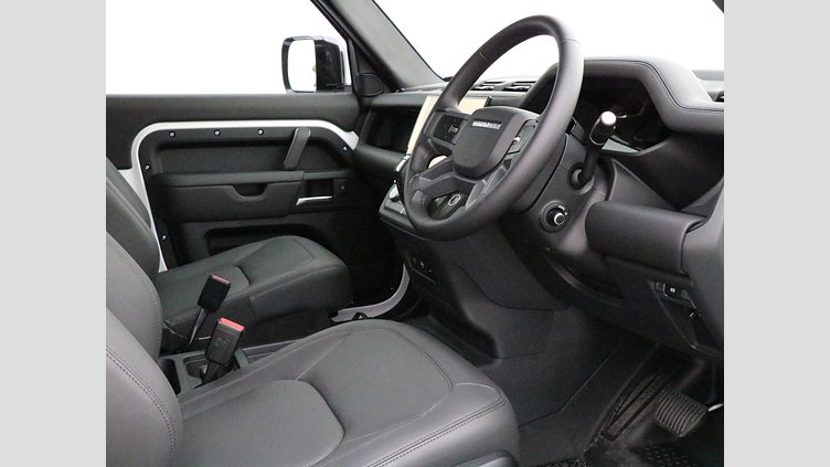 2025 認定中古車 Land Rover Defender 90 フジホワイト D350 ディーゼルマイルドハイブリッド X-Dynamic HSE
