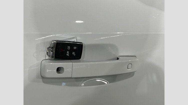 2023 認定中古車 Land Rover Defender 110 フジホワイト D300 AWD（AT） X-DYNAMIC HSE