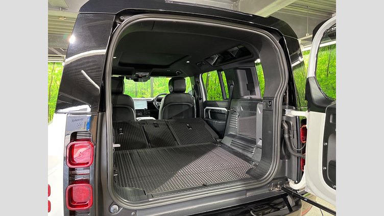 2023 認定中古車 Land Rover Defender 110 フジホワイト D300 AWD（AT） X-DYNAMIC HSE