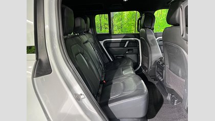 Defender 110 51