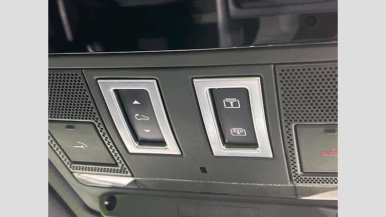 2023 認定中古車 Land Rover Defender 110 フジホワイト D300 AWD（AT） X-DYNAMIC HSE