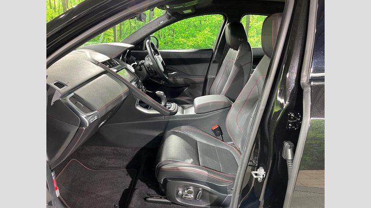 2018 認定中古車 Jaguar E-Pace サントリーニ ブラック D180 オートマチック全輪駆動 FIRST EDITION