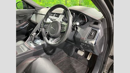 E-Pace 31