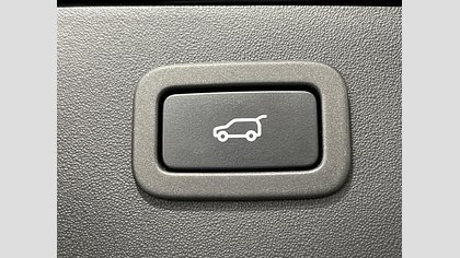 E-Pace 17