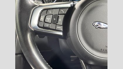 E-Pace 33